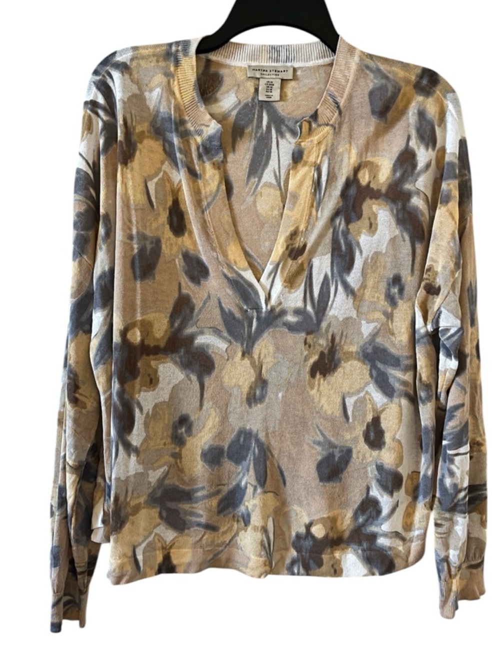 Martha Stewart Women’s V-Neck Lightweight sweater Blouse size M